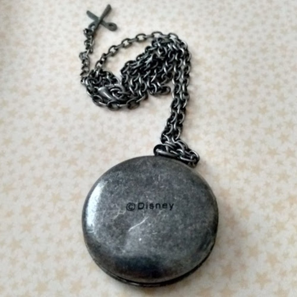 DISNEY ALICE IN WONDERLAND Johnny Depp Mad Hatter Time Funny in Dreams Necklace - Picture 4 of 5